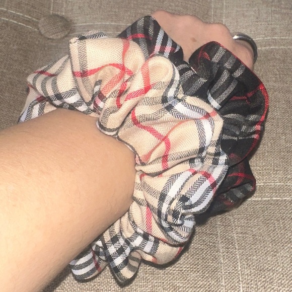 Two piece bundle of scrunchies - Picture 6 of 6